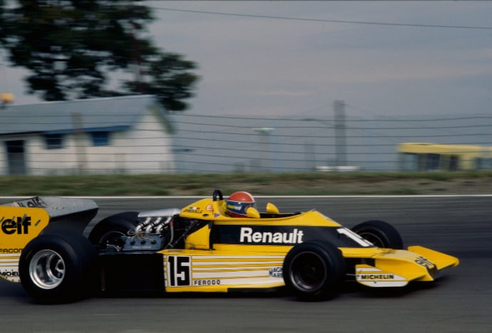 1977년에 F1의 터보 엔진 시대를 연 르노 RS01. 그러나 초기 터보 엔진은 신뢰성이 낮았다