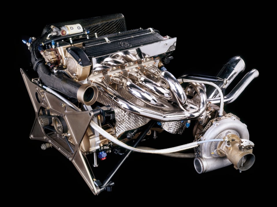 당시 가장 높은 출력을 냈던 BMW M12/13 엔진은 1,000마력대 중반의 최고출력을 기록하기도 했다