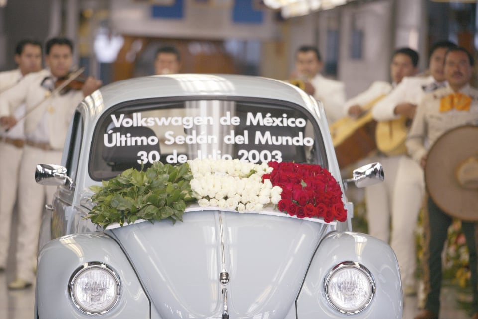 1938년에 독일에서 시작된 폭스바겐 비틀 생산은 2003년에 멕시코에서 끝났다