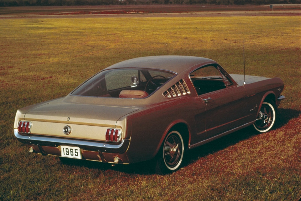 1965년형 모델부터 추가된 패스트백 모델은 출시 직후부터 가장 큰 인기를 누렸다 (출처: Ford Motor Company)