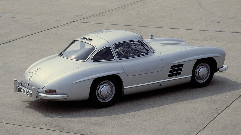 300 SL은 판매 성공 여부와 관계없이 후대에 기념할 가치가 있는 차가 되었다 (출처: Mercedes-Benz)