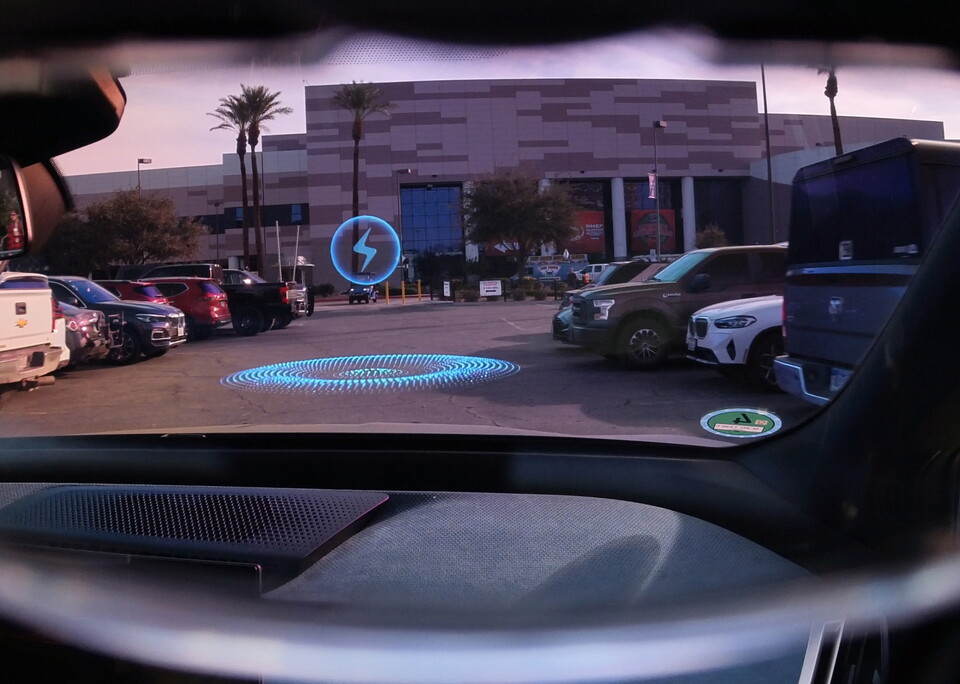 BMW 웨어러블 증강현실(AR) 글래스(이하 BMW 제공)