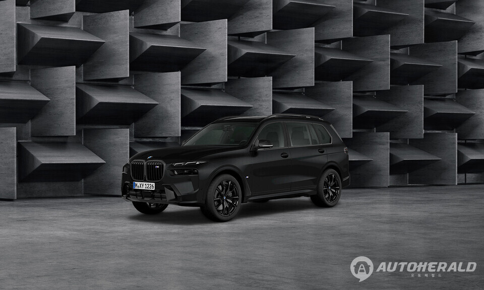 BMW X7 M60i xDrive M 스포츠 프로 인디비주얼 올 블랙 에디션(사진 제공=BMW 코리아)