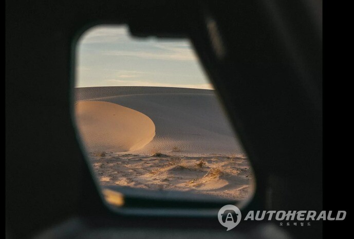 리비안 티저 이미지 공개, 리비안 소셜 미디어 캡처