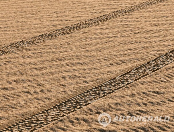 리비안 티저 이미지 공개, 리비안 소셜 미디어 캡처