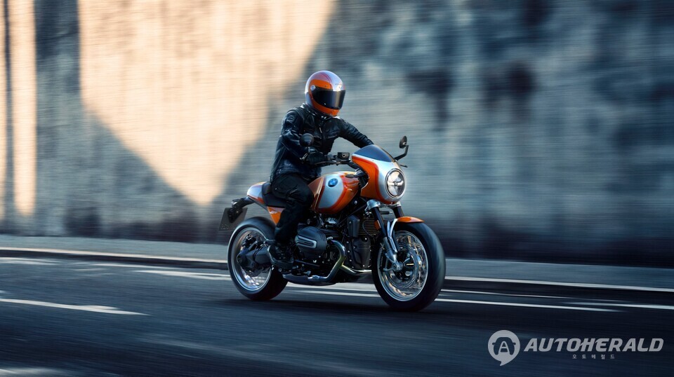 BMW 모토라드 뉴 R 12 S (BMW 모토라드)