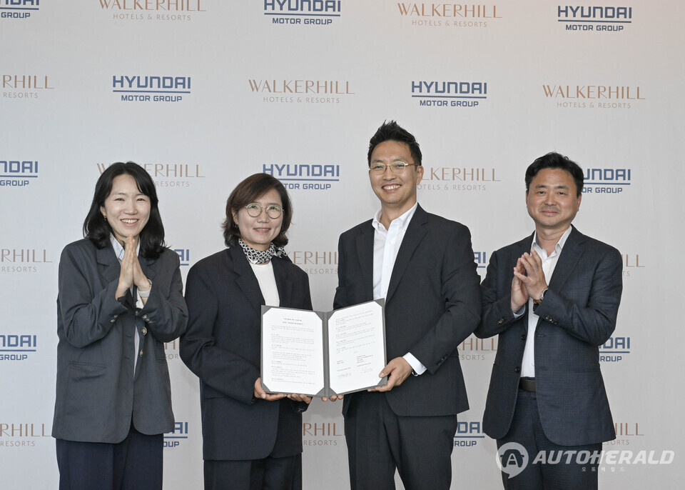 (왼쪽부터) 현대차·기아 모빌리티사업실 박주영 팀장, 현대차·기아 모빌리티사업실 김수영 상무, 워커힐 호텔앤리조트 김세한 신성장추진담당, 워커힐 호텔앤리조트 이열금 지속경영담당 (현대차기아)