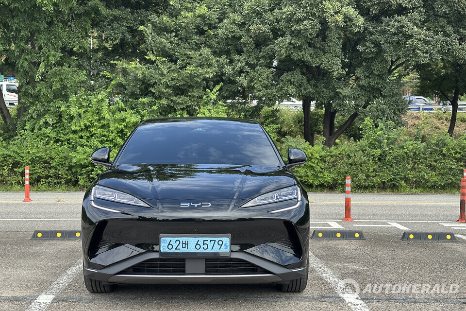 씨라이언 7 외관 디자인은 강인하면서도 유려한 모습을 연출했다(오토헤럴드 김훈기 기자)