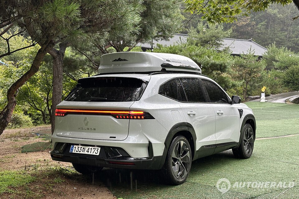 에스카파드 루프박스 버전은 시속 120km에서도 특별한 풍점음을 찾을 수 없었다(오토헤럴드 김훈기 기자)