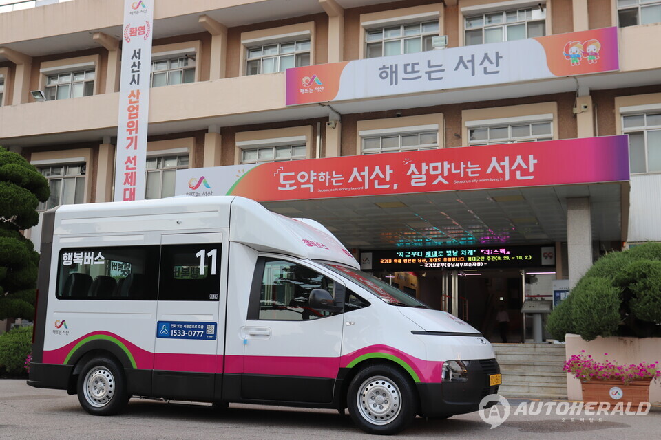 CV1 셔틀은 현대차의 전동화 비즈니스 플랫폼 ST1 샤시캡을 기반으로 중소 특장업체 엠티알이 개발했다. (현대자동차)