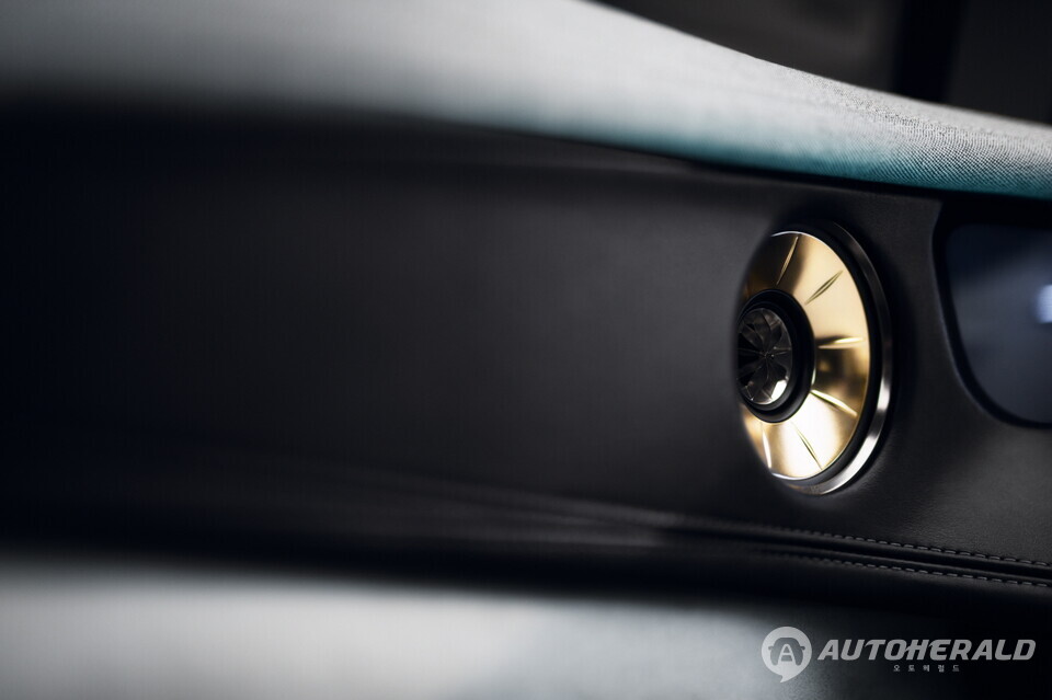 로터스 KEF 스피커 (출처: 로터스)