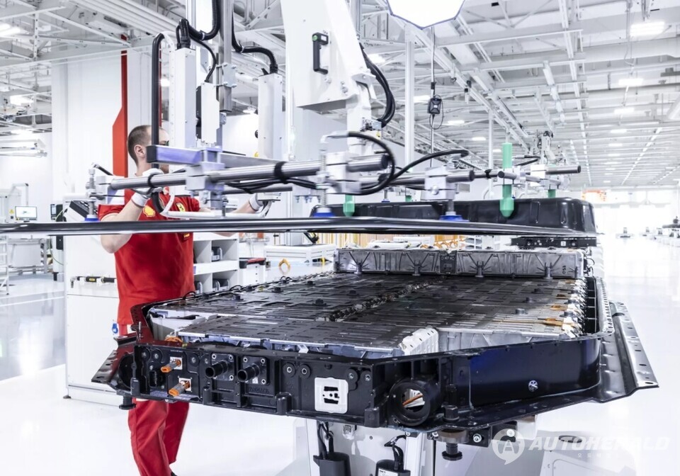 페라리가 내년 봄 공개 예정인 브랜드 최초의 순수전기차 정보를 일부 공개했다(출처: 페라리)