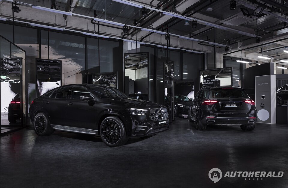  (왼쪽부터) GLE 450 4MATIC 쿠페 AMG 라인 나이트 에디션, GLE 450 4MATIC AMG 라인 나이트 에디션 (출처: 메르세데스 벤츠)