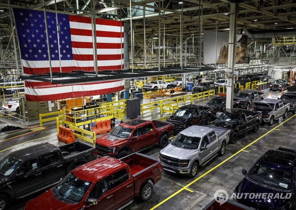 F-150 라이트닝 생산이 중단되며 포드는 최대 10억 달러의 영업이익 감소가 예상된다(출처: 포드)