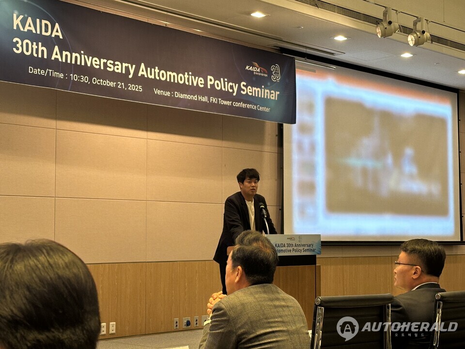 이날 유민상 A2Z 상무는 '자율주행자동차 현주소와 자율주행시대를 준비하는 해외 사례를 통한 시사점'을 주제로 세미나를 시작했다(오토헤럴드 김훈기 기자) 