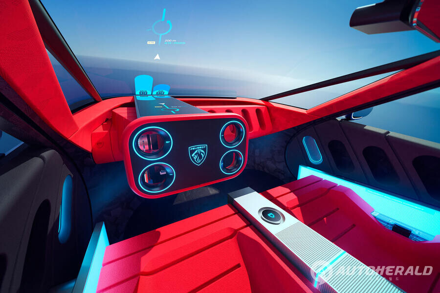 푸조 ‘폴리곤’의 실내. 대시보드 상단에 배치된 하이퍼스퀘어 스티어링과 31인치급 HUD 인터페이스가 결합해 미래형 아이-콕핏 구조를 구현한다.(푸조 제공)
