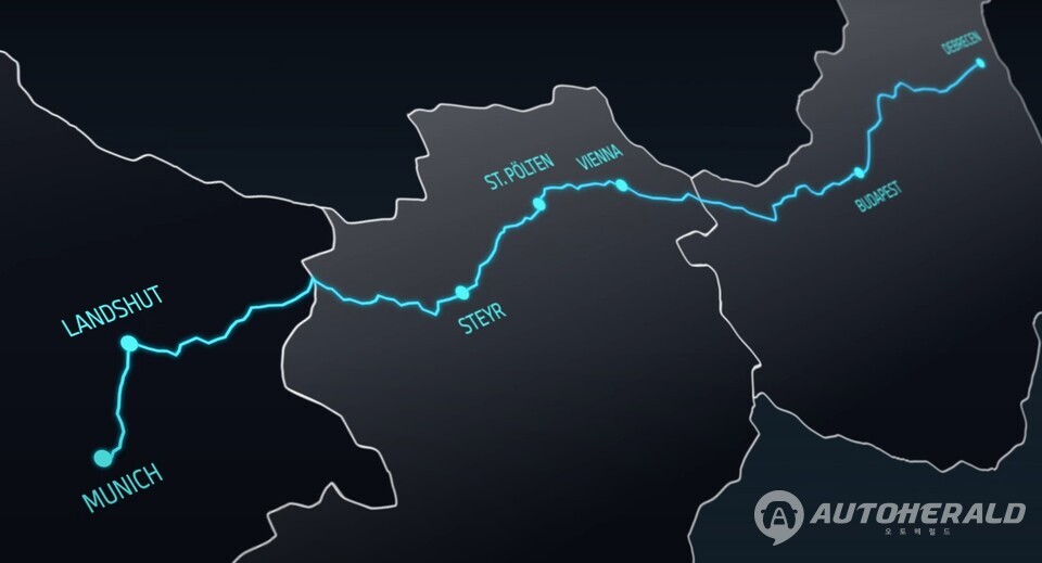 iX3는 BMW 차세대 800V 플랫폼인 노이어 클라쎄를 기반으로 개발되고 108.7kWh 대용량 배터리가 탑재됐다(출처: BMW)