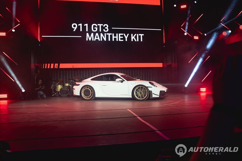 마칸 GTS는 포르쉐 순수 전기 SUV 라인업 중에서도 더 스포티한 매력을 제공한다. (포르쉐 제공)